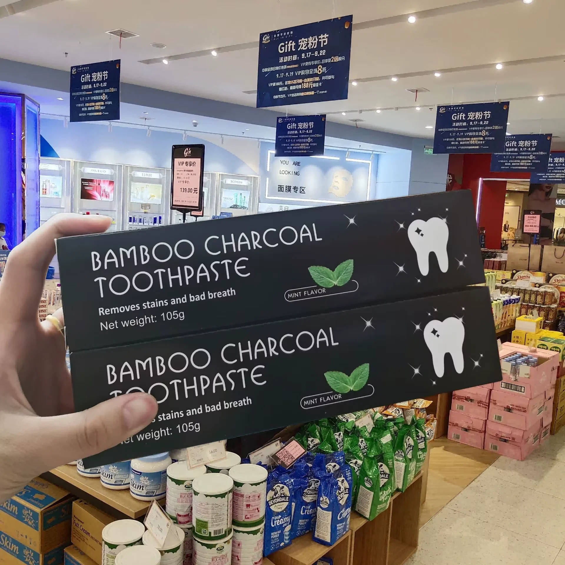 Wybielająca pasta do zębów z w – Teeth Whitening Charcoal recenzja i cena